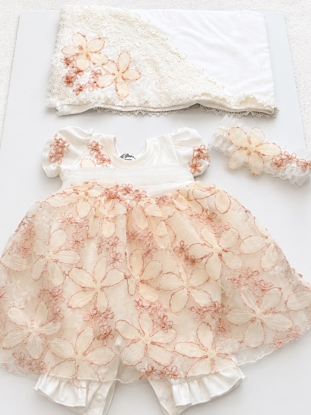 Bebe Gabrielle Girls’ Ivory and Mauve Pink Daisy Lace Changing Outfit